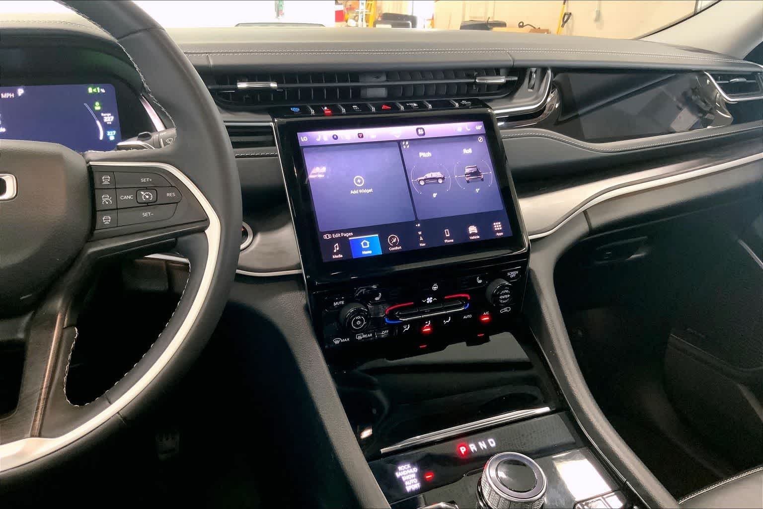Thumbnail: 2022 Jeep Grand Cherokee - 13
