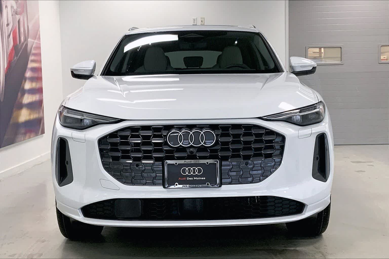 Thumbnail: 2025 Audi Q5 - 6