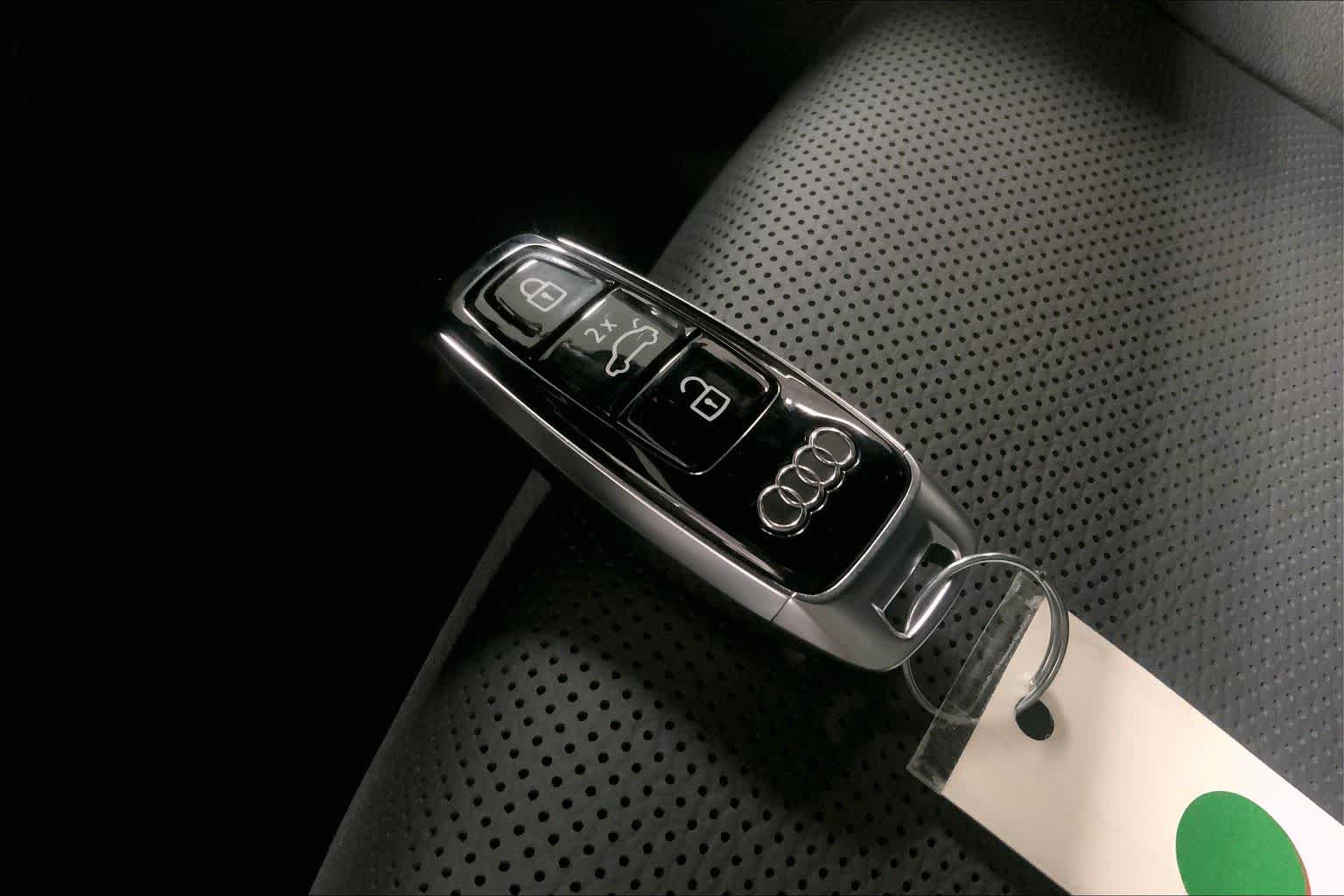 Thumbnail: 2026 Audi Q7 - 20