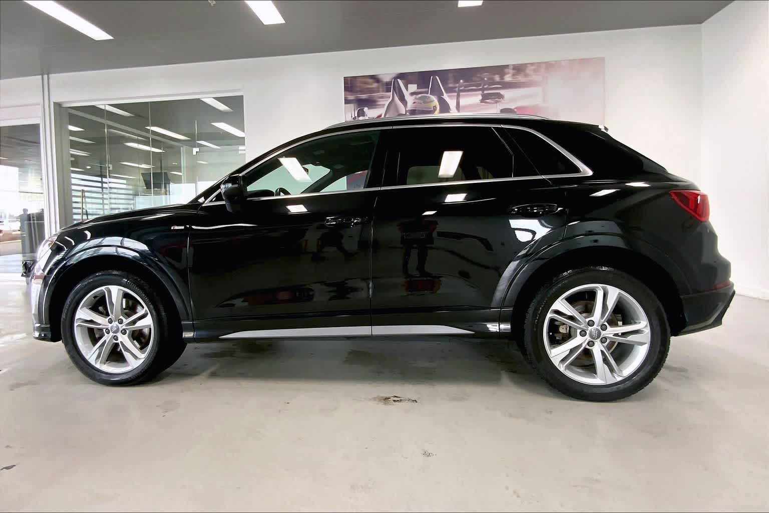 Thumbnail: 2020 Audi Q3 - 3