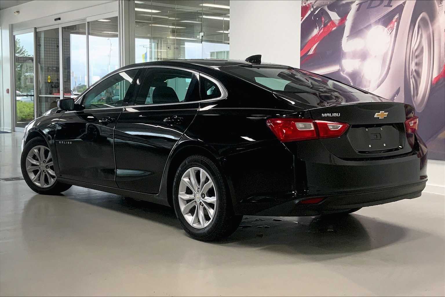 2023 Chevrolet Malibu 1LT photo 3