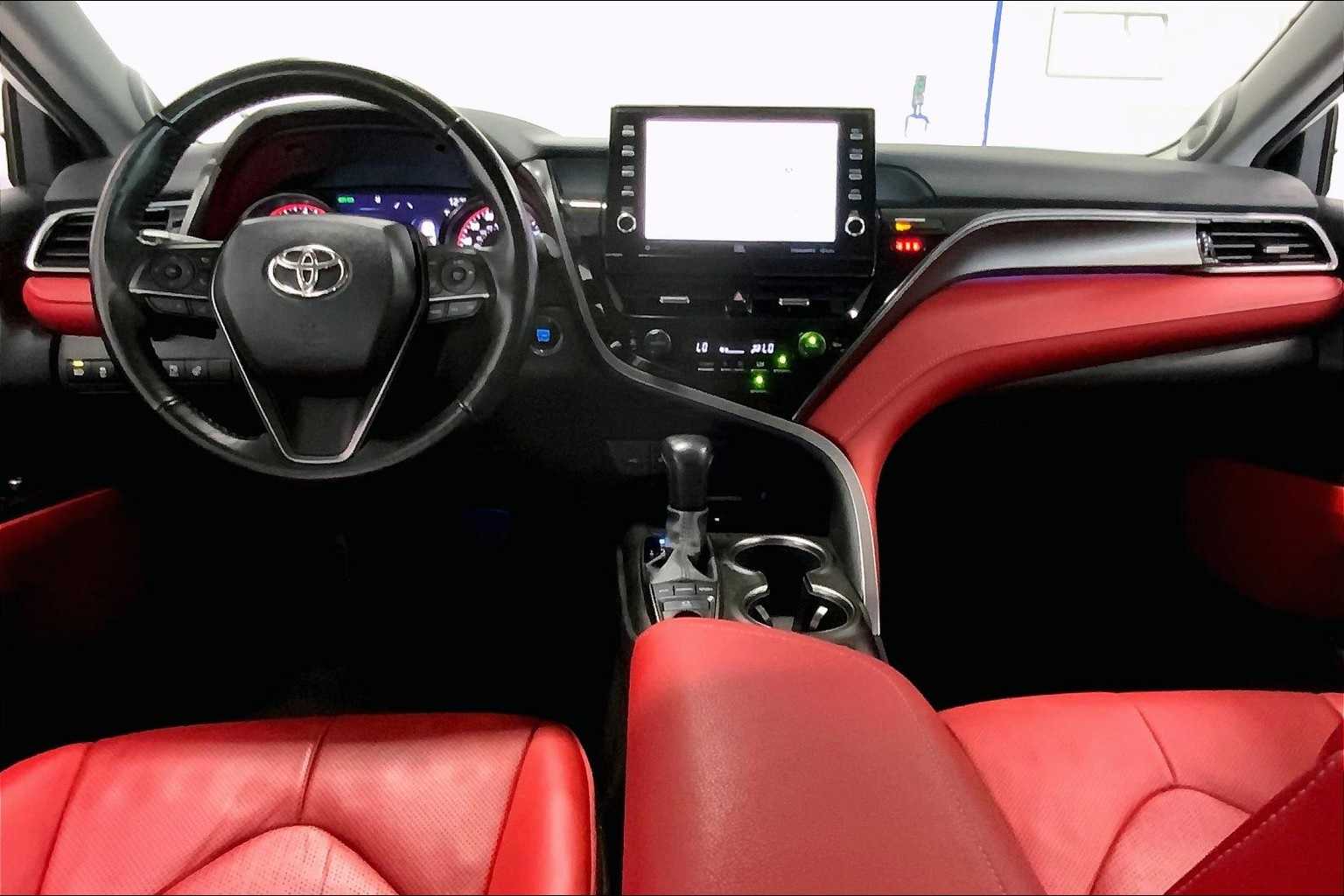 Thumbnail: 2022 Toyota Camry - 8