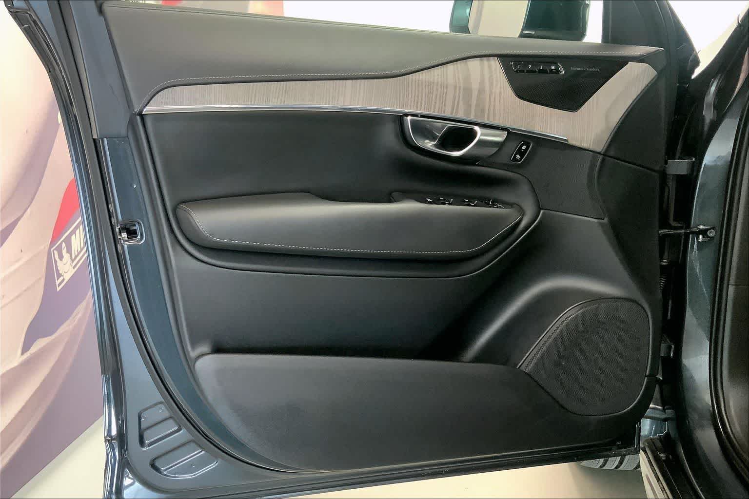 Thumbnail: 2021 Volvo XC90 - 27