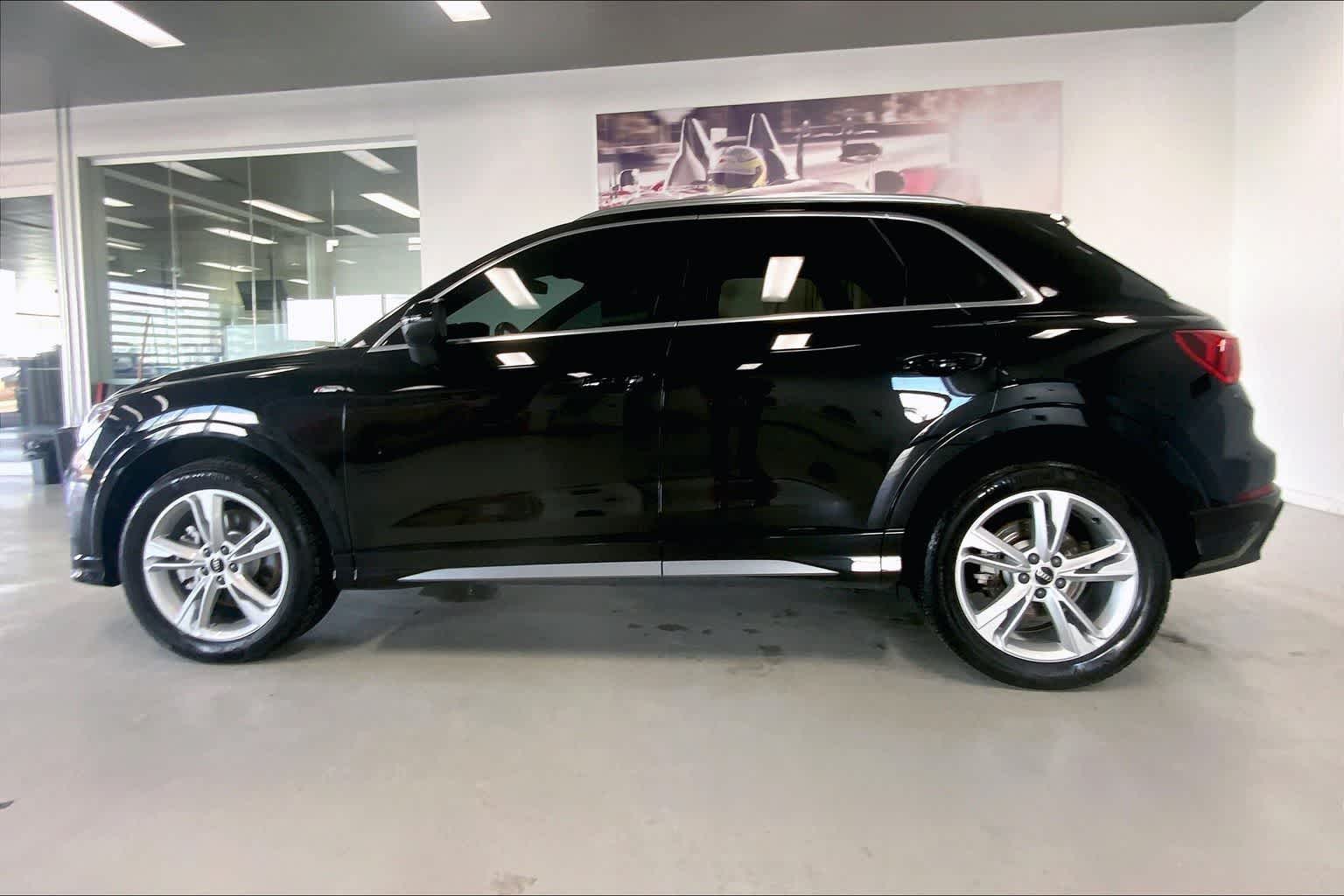 Thumbnail: 2023 Audi Q3 - 3