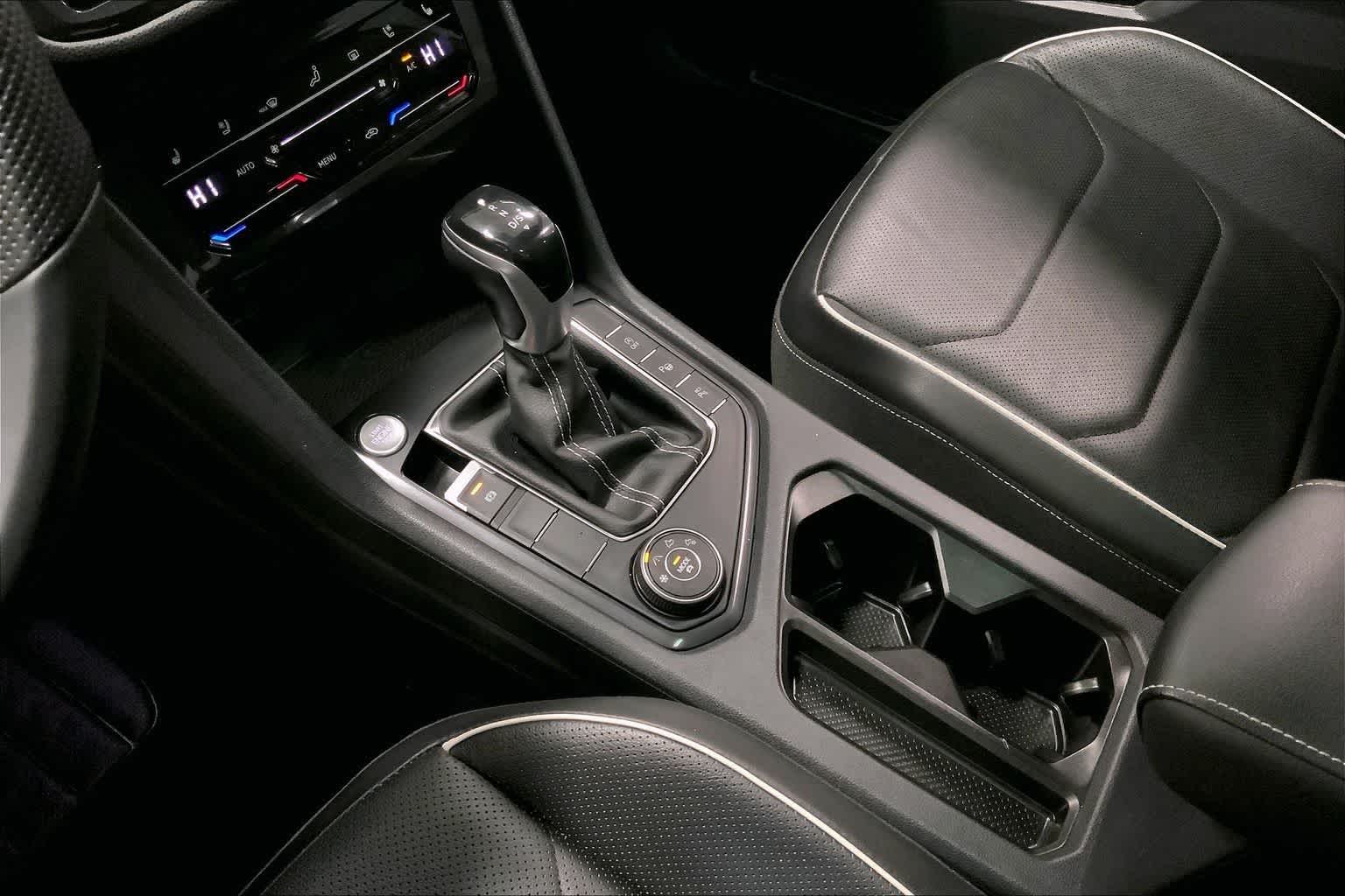 Thumbnail: 2022 Volkswagen Tiguan - 15