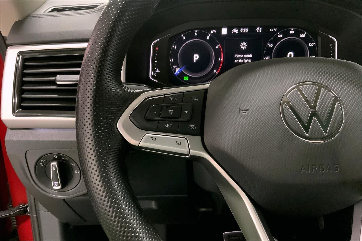 Thumbnail: 2023 Volkswagen Atlas - 22