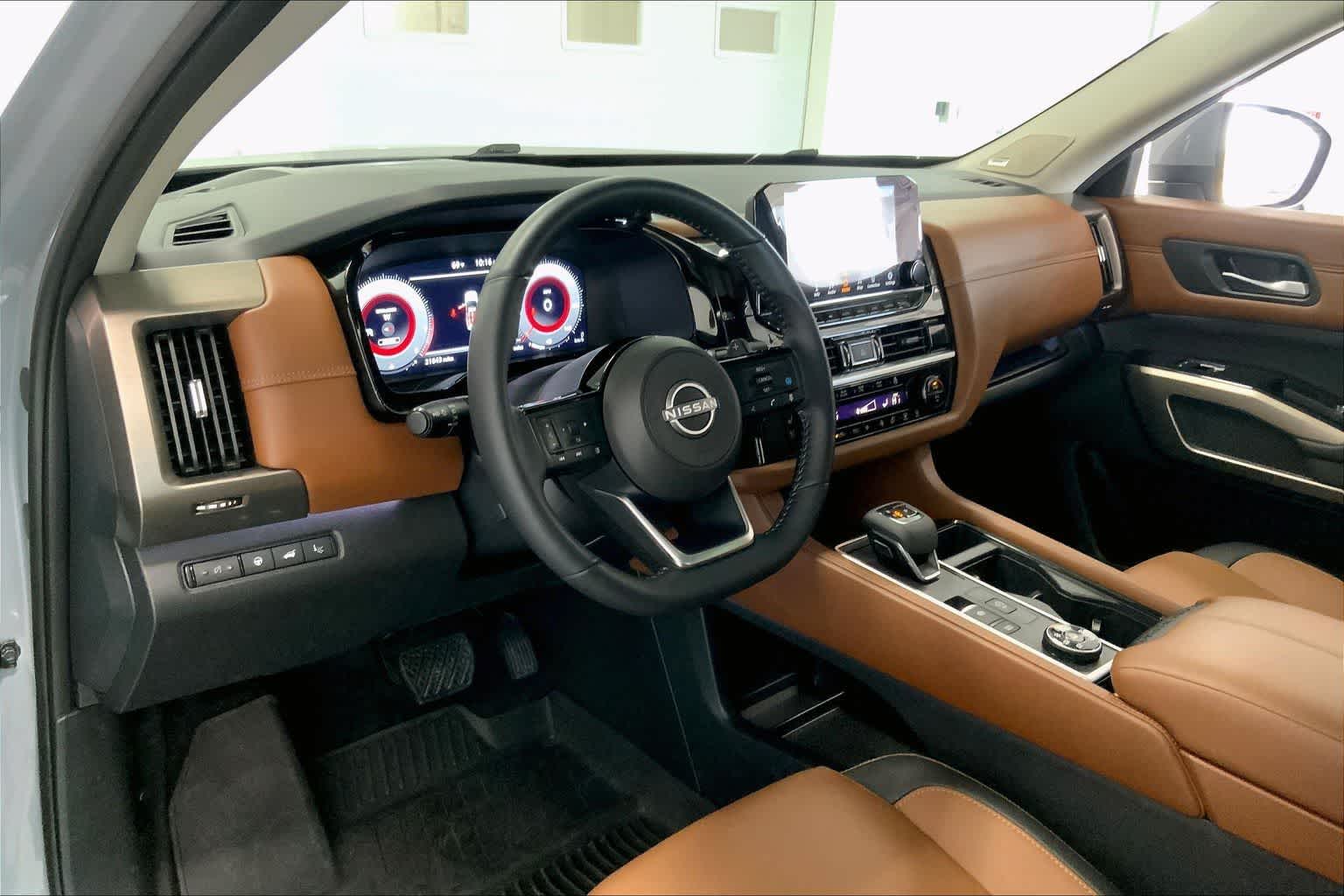 Thumbnail: 2024 Nissan Pathfinder - 2