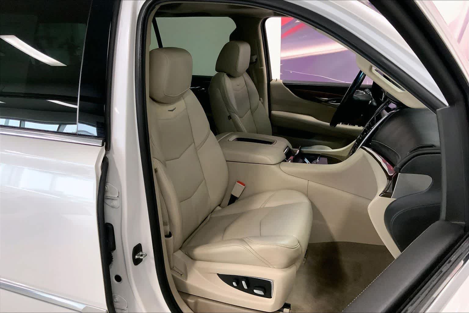 Thumbnail: 2019 Cadillac Escalade - 11