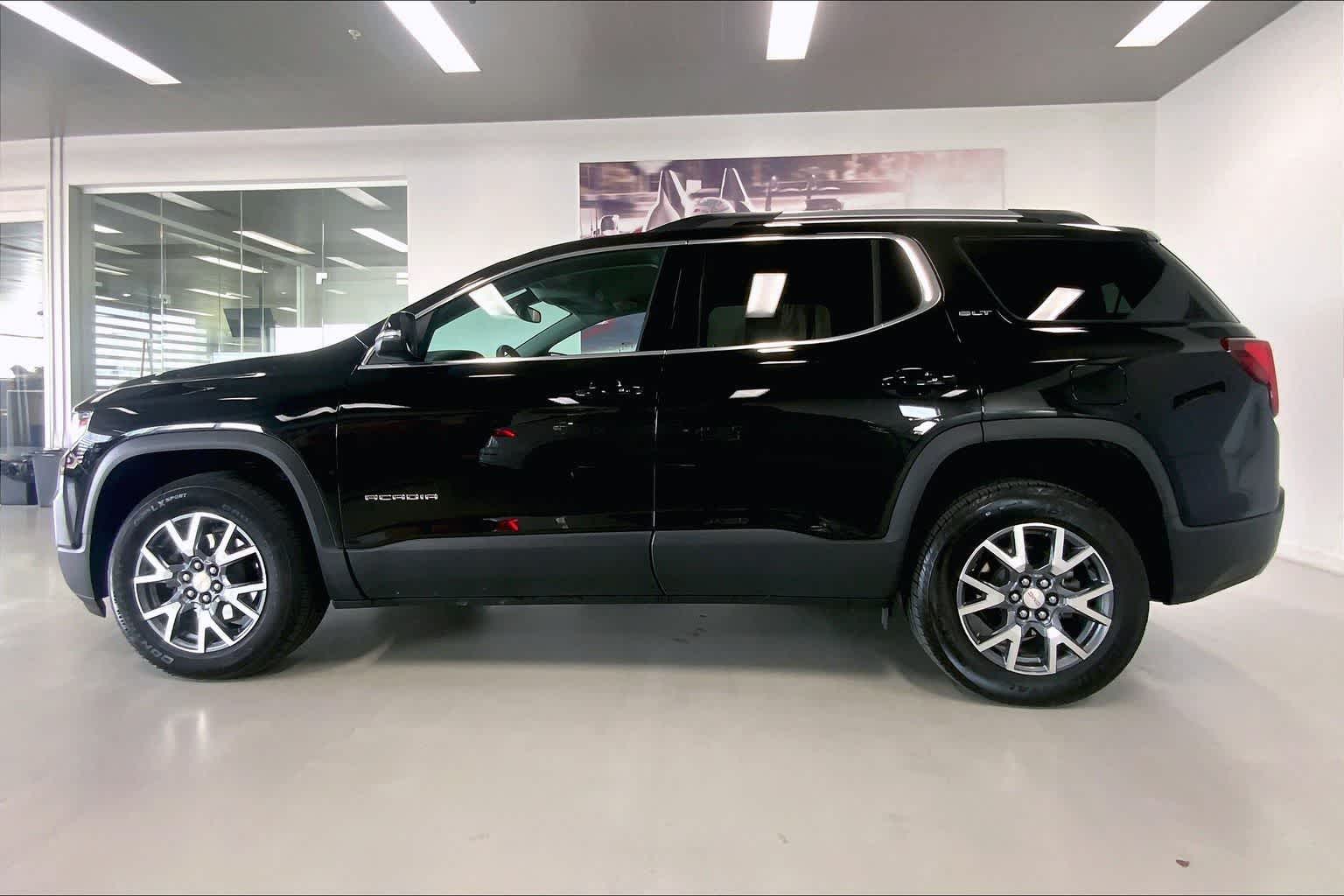 Thumbnail: 2023 GMC Acadia - 3