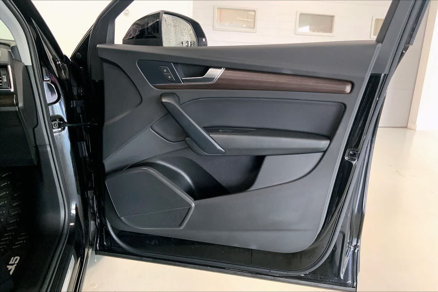 Thumbnail: 2021 Audi Q5 - 25