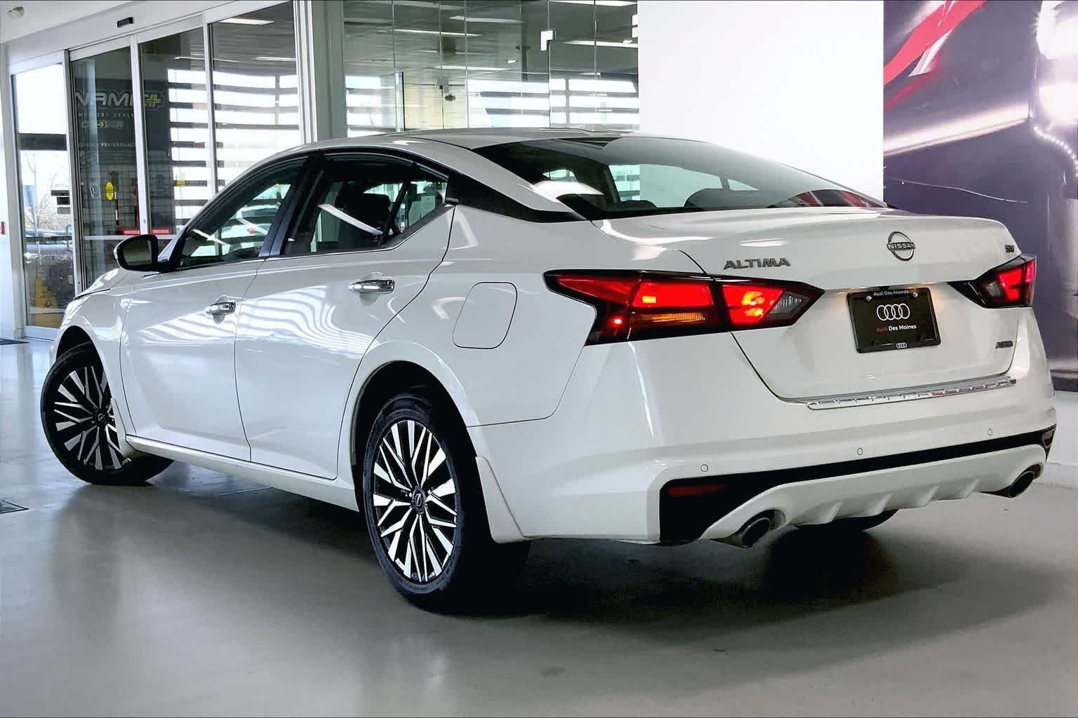 Thumbnail: 2023 Nissan Altima - 4