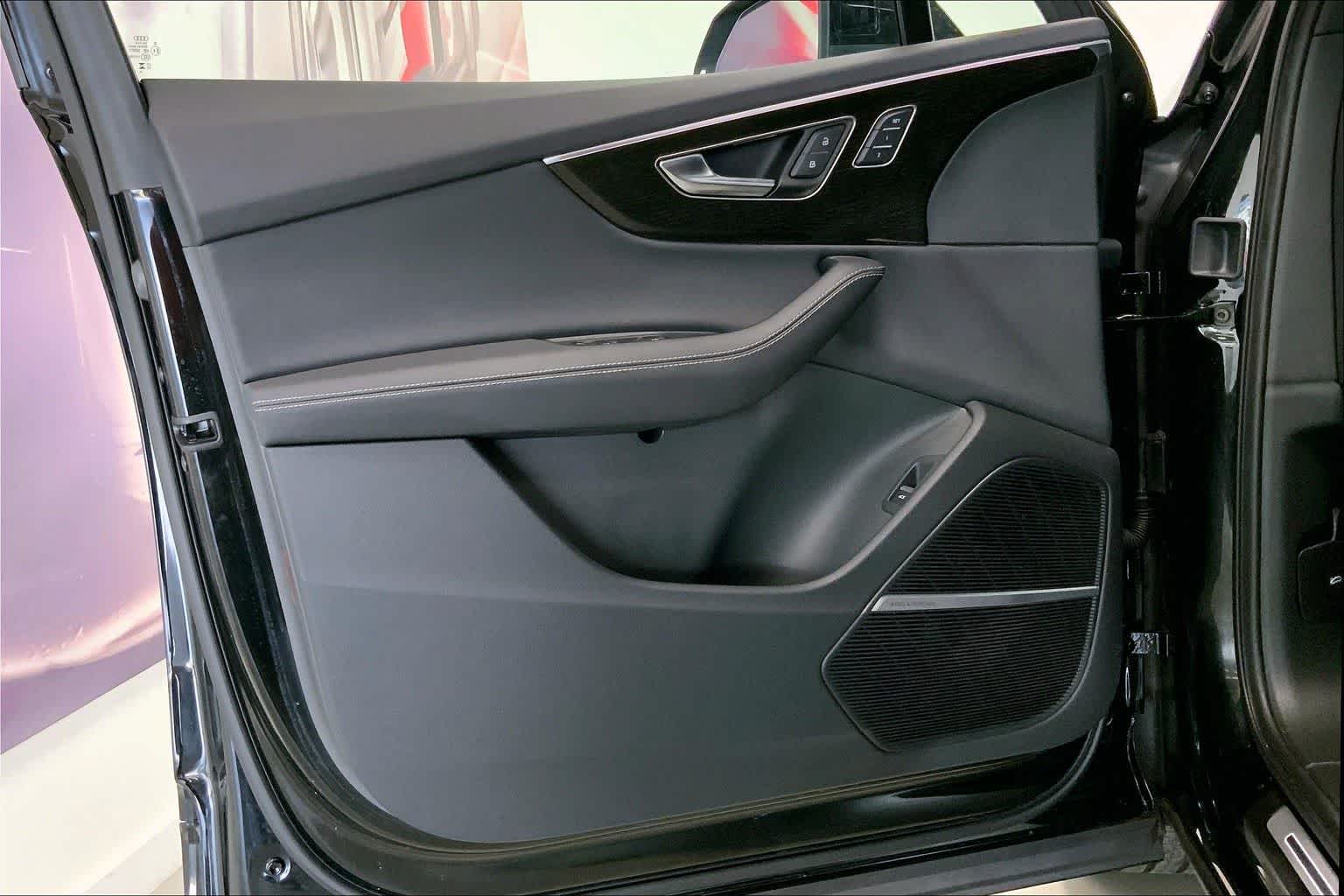 Thumbnail: 2025 Audi Q7 - 27