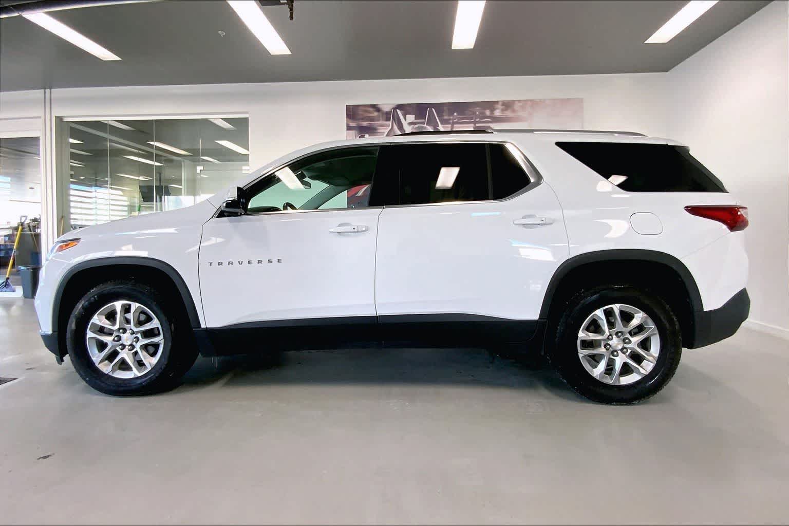 Thumbnail: 2018 Chevrolet Traverse - 3