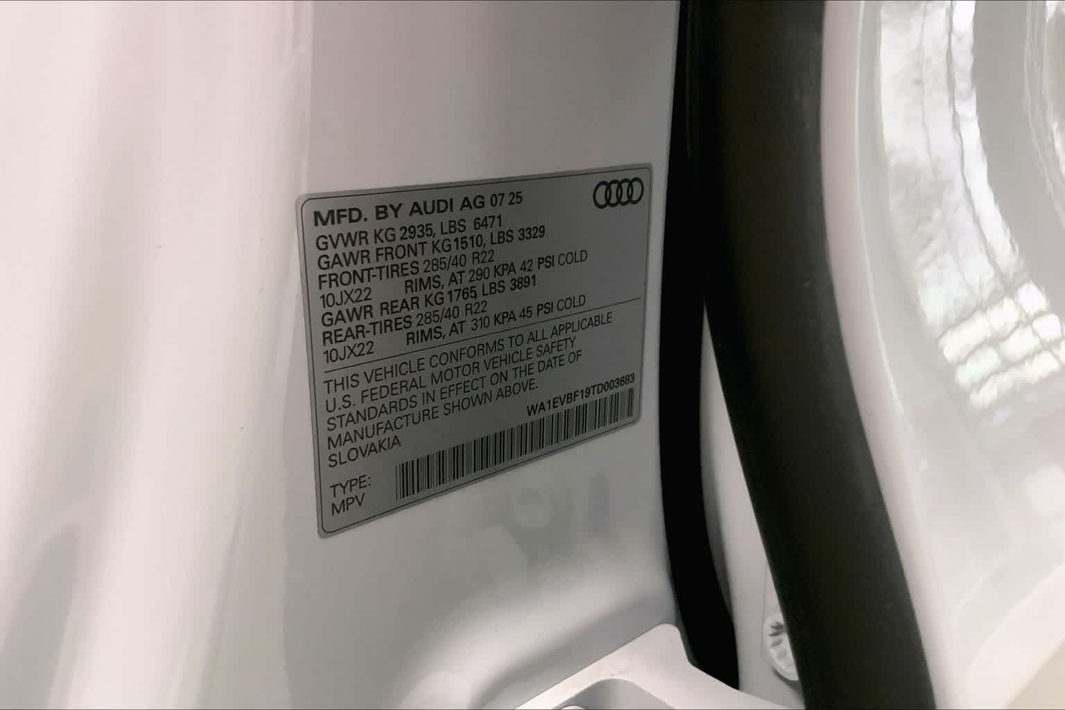 Thumbnail: 2026 Audi Q8 - 22