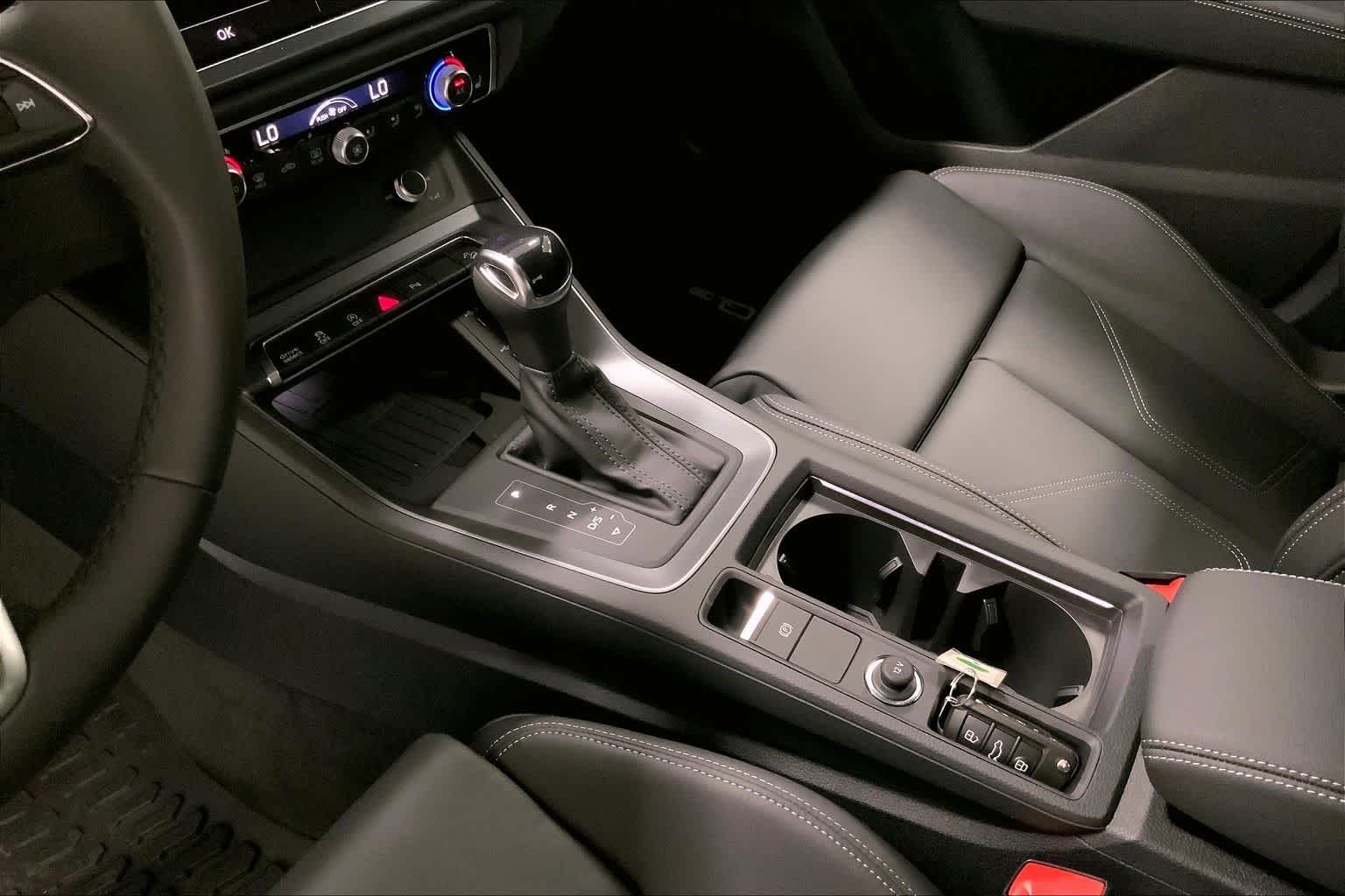 Thumbnail: 2025 Audi Q3 - 16