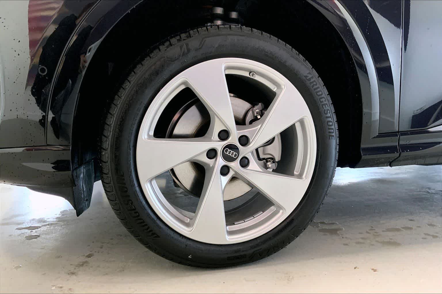 Thumbnail: 2025 Audi Q5 - 8