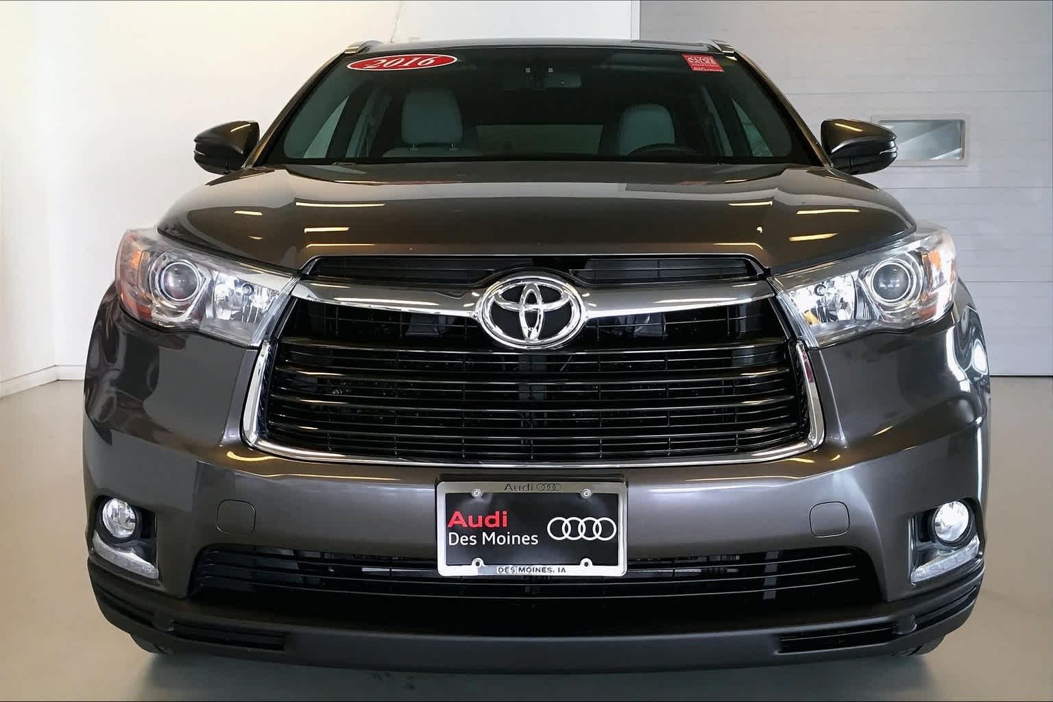 Thumbnail: 2016 Toyota Highlander - 2