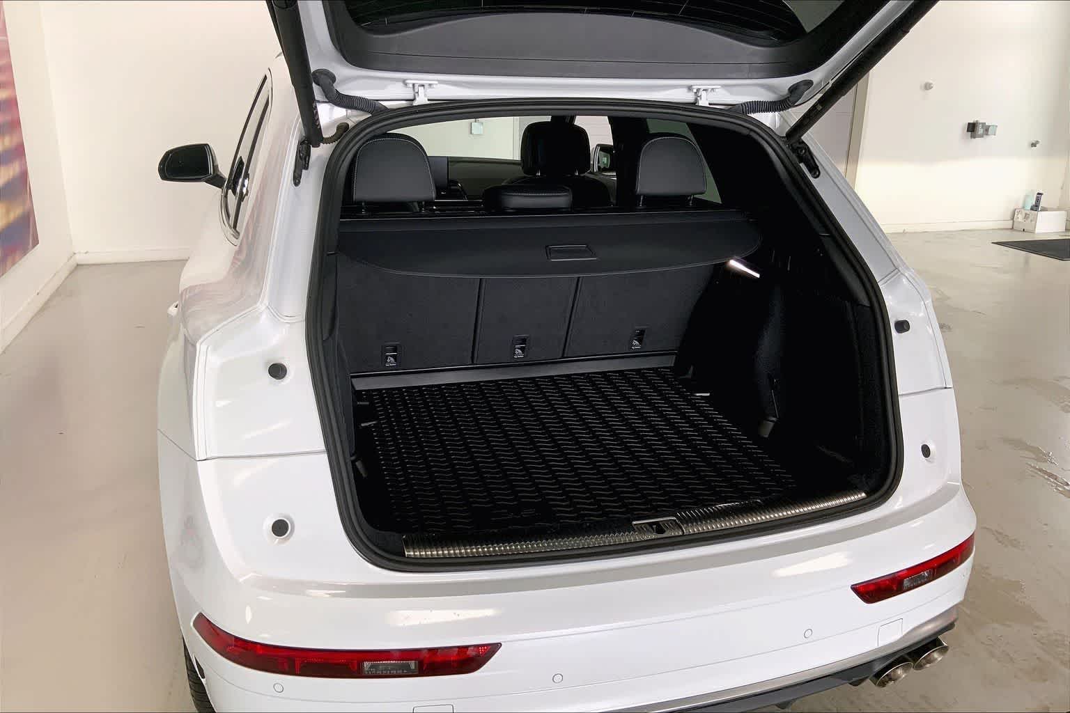 Thumbnail: 2024 Audi SQ5 - 17