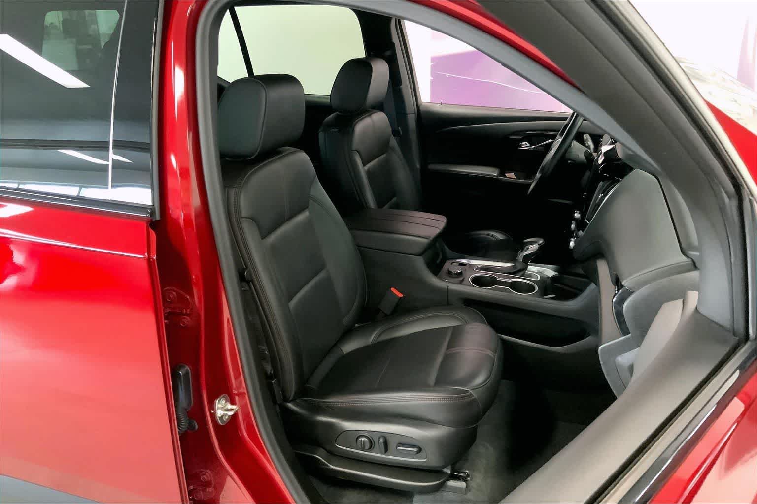 Thumbnail: 2023 Chevrolet Traverse - 12