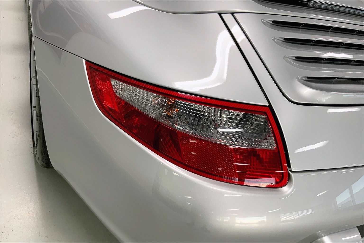 Thumbnail: 2007 Porsche 911 - 24