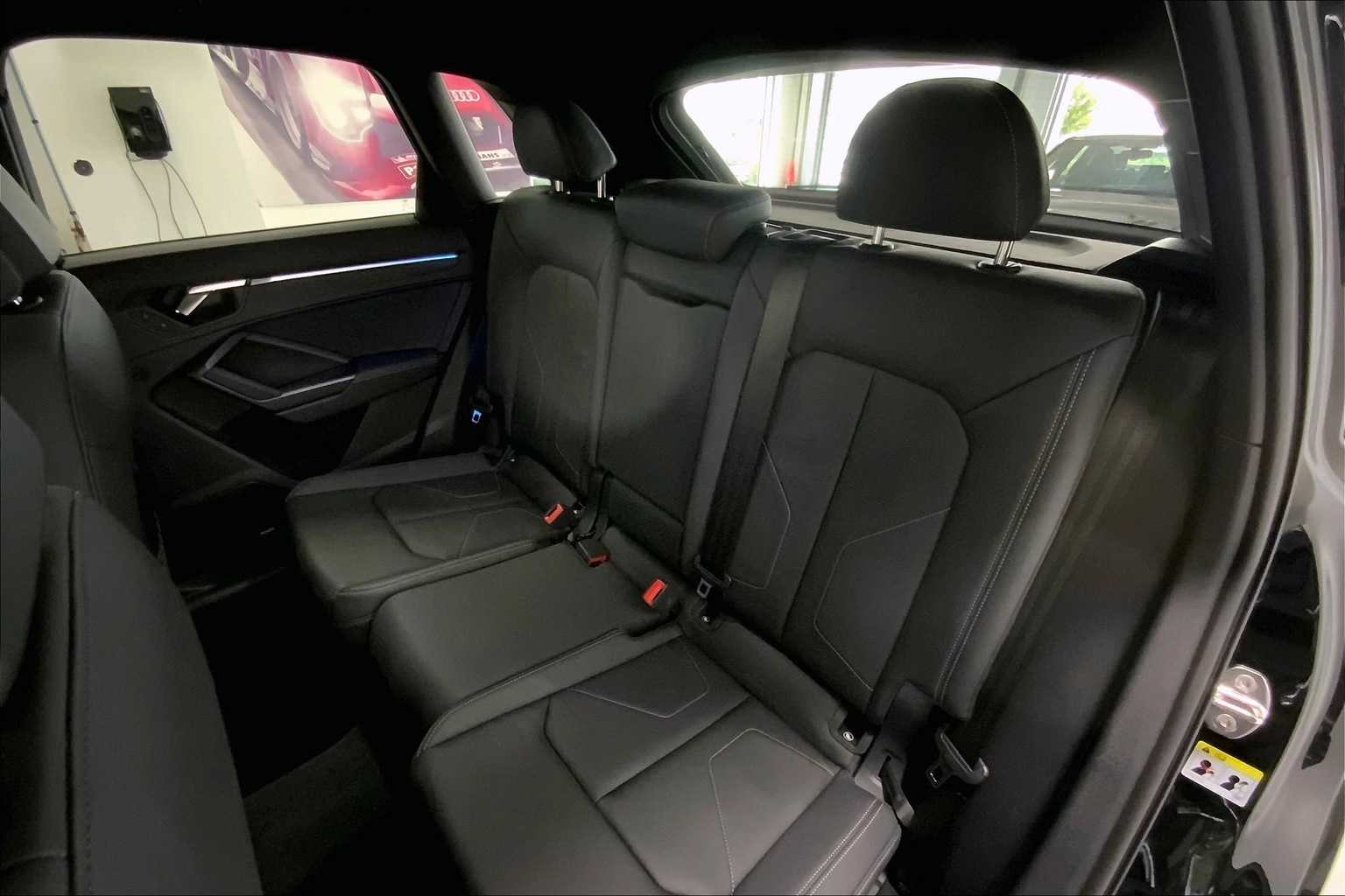 Thumbnail: 2023 Audi Q3 - 26