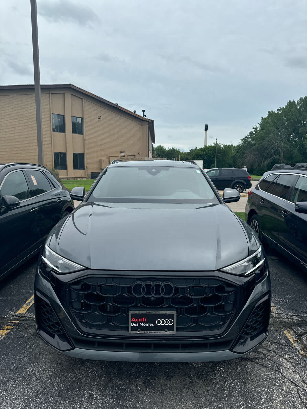 Thumbnail: 2025 Audi Q8 - 2