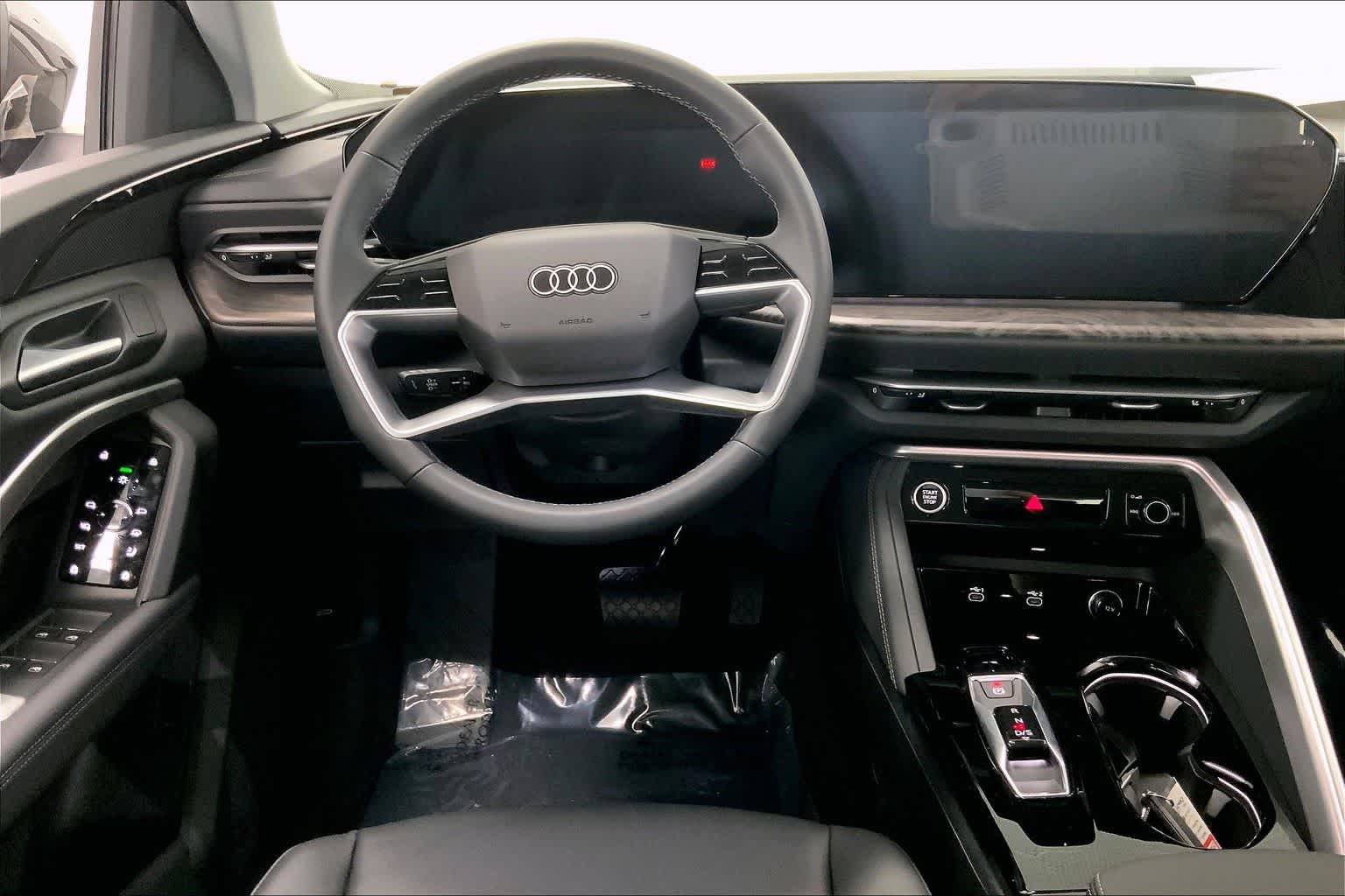 Thumbnail: 2025 Audi Q5 - 14