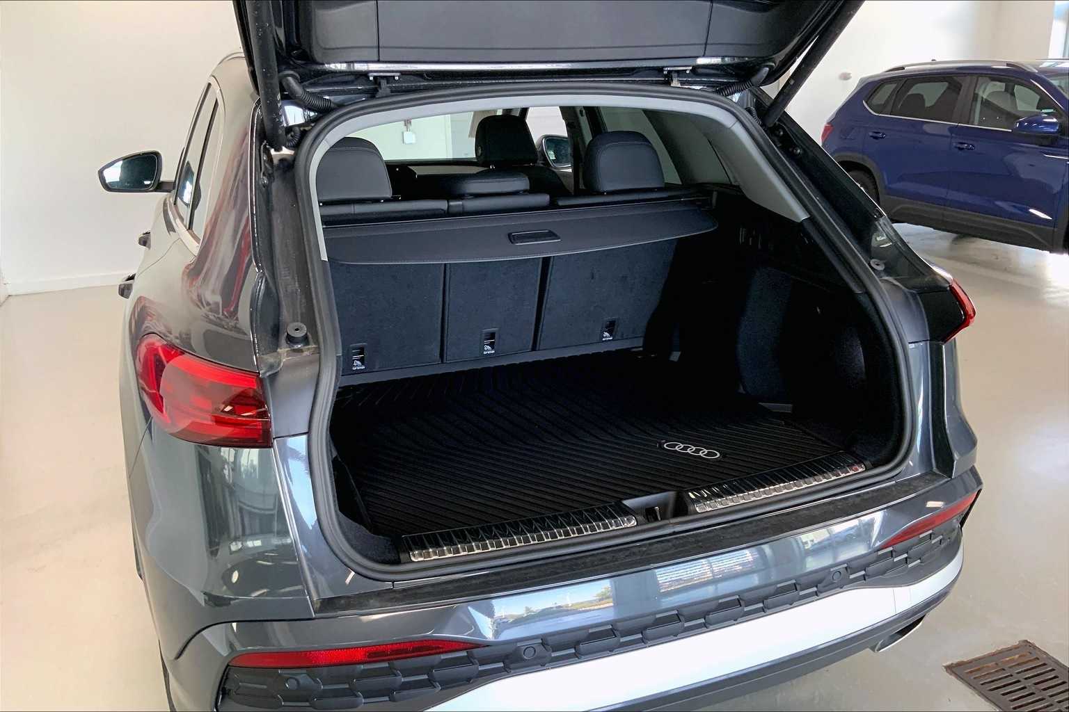 Thumbnail: 2025 Audi Q5 - 19