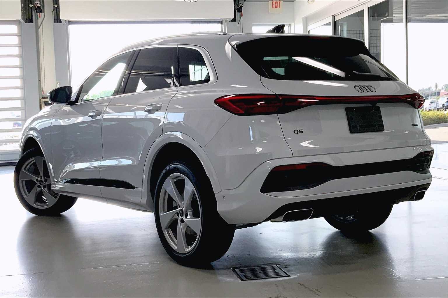 Thumbnail: 2025 Audi Q5 - 4