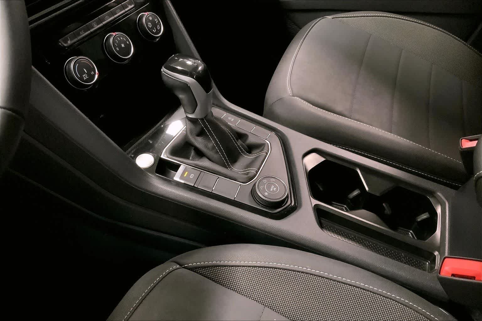 Thumbnail: 2023 Volkswagen Taos - 16