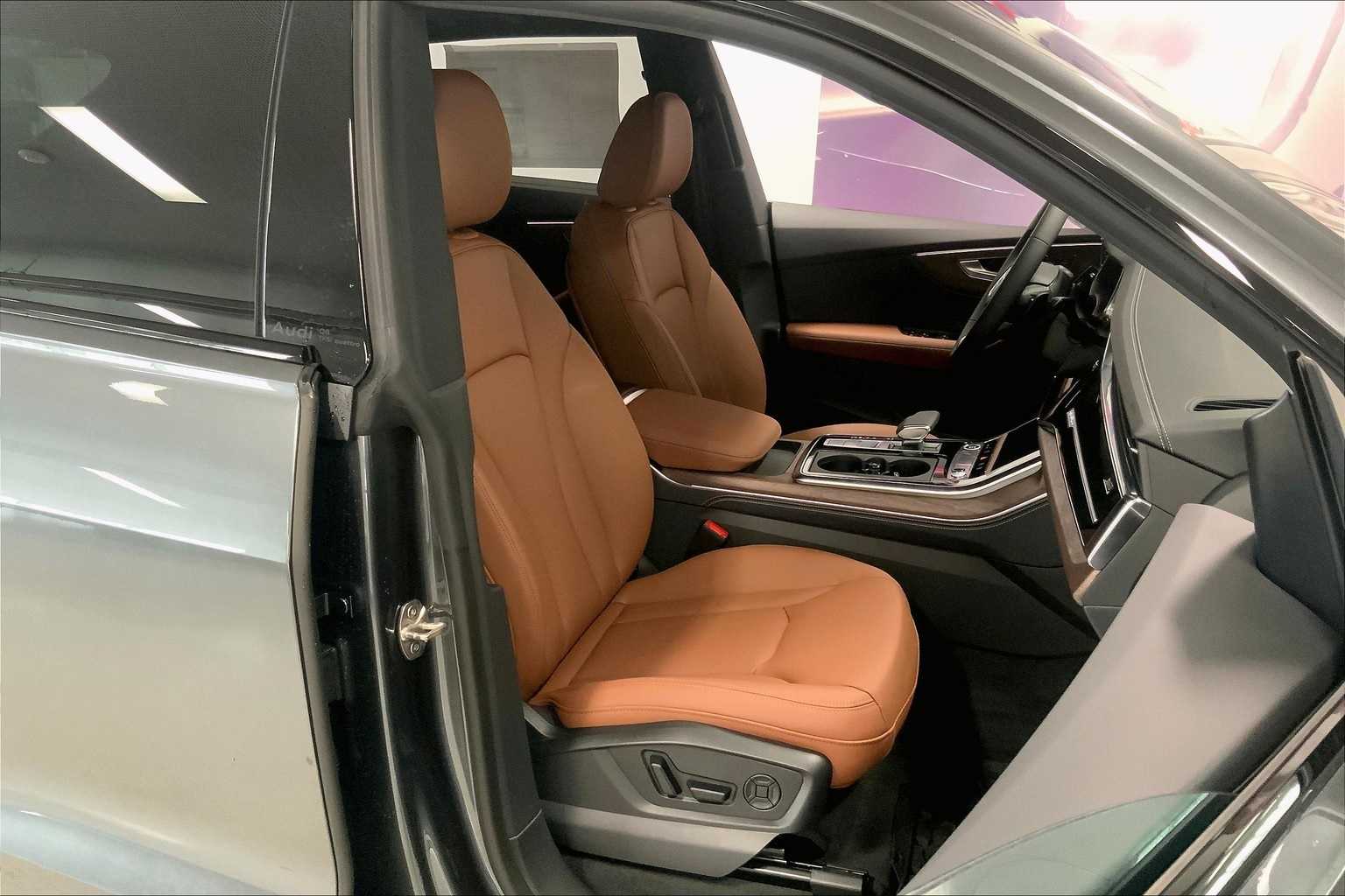 Thumbnail: 2026 Audi Q8 - 14