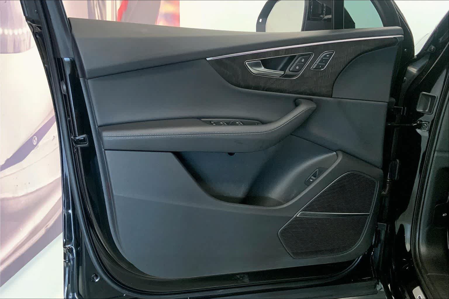 Thumbnail: 2023 Audi Q7 - 24