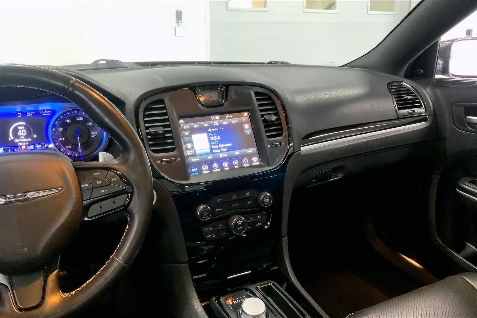 Thumbnail: 2022 Chrysler 300 - 13