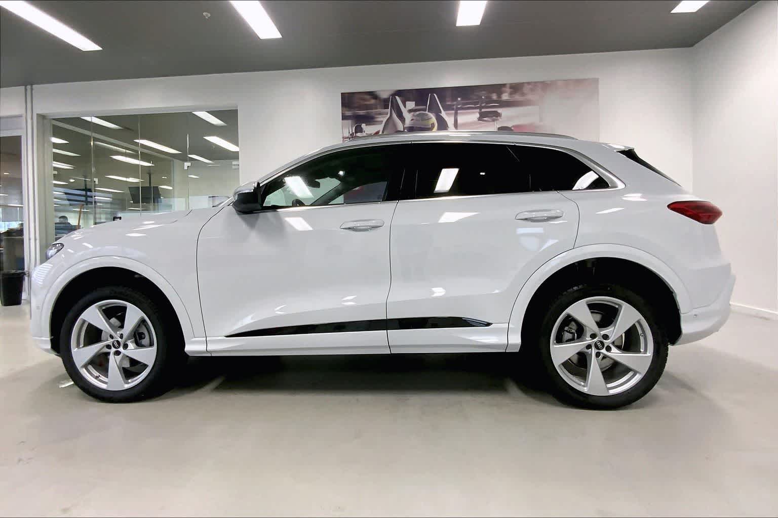 Thumbnail: 2025 Audi Q5 - 3