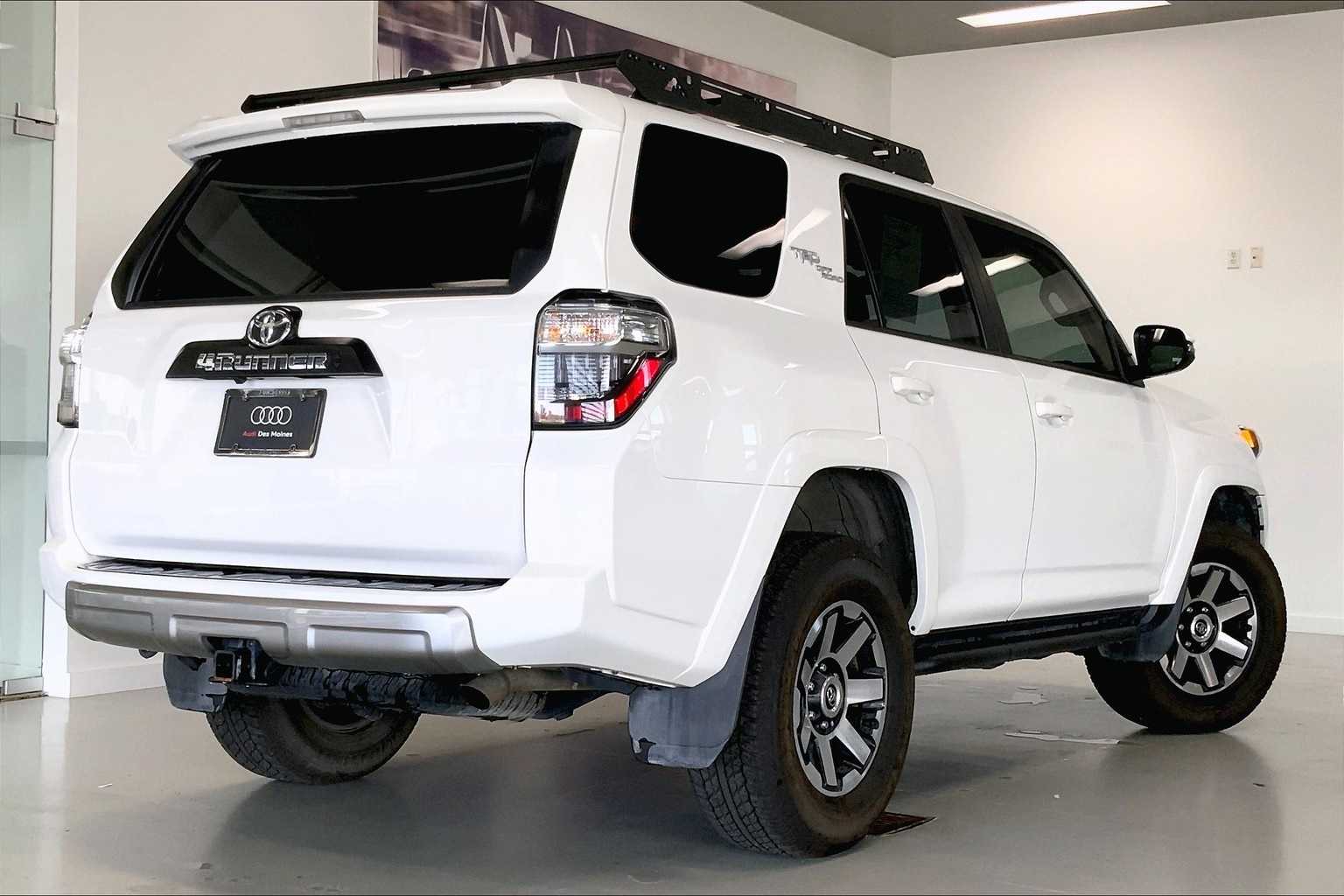 Thumbnail: 2023 Toyota 4Runner - 21