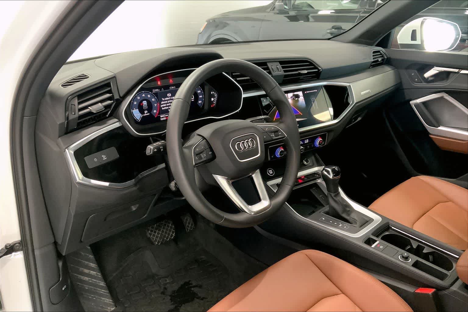 Thumbnail: 2025 Audi Q3 - 2