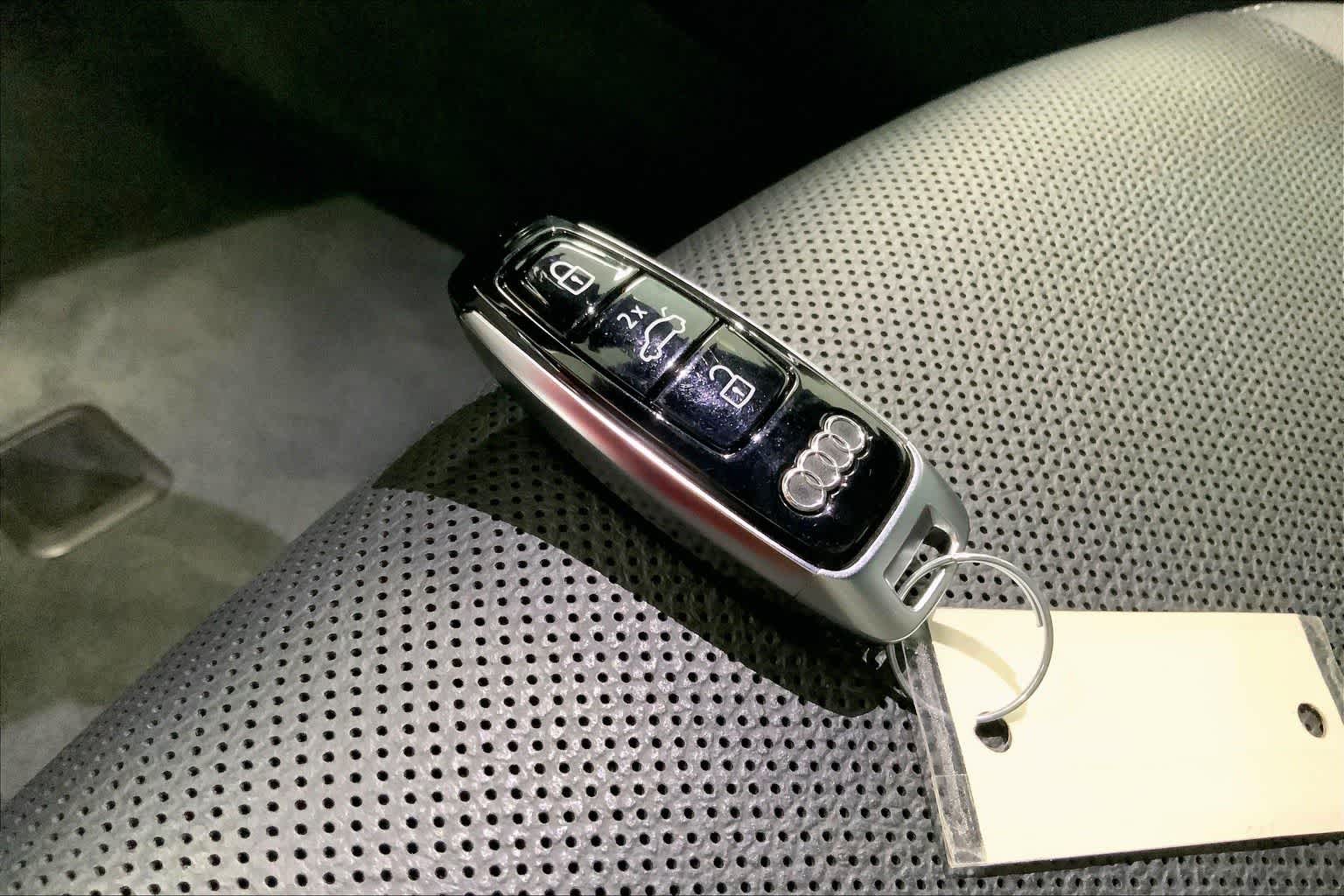 Thumbnail: 2025 Audi Q7 - 19