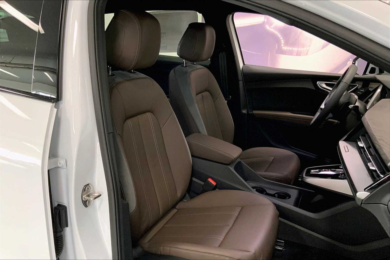 2025 Audi Q4 e-tron Premium Plus 14
