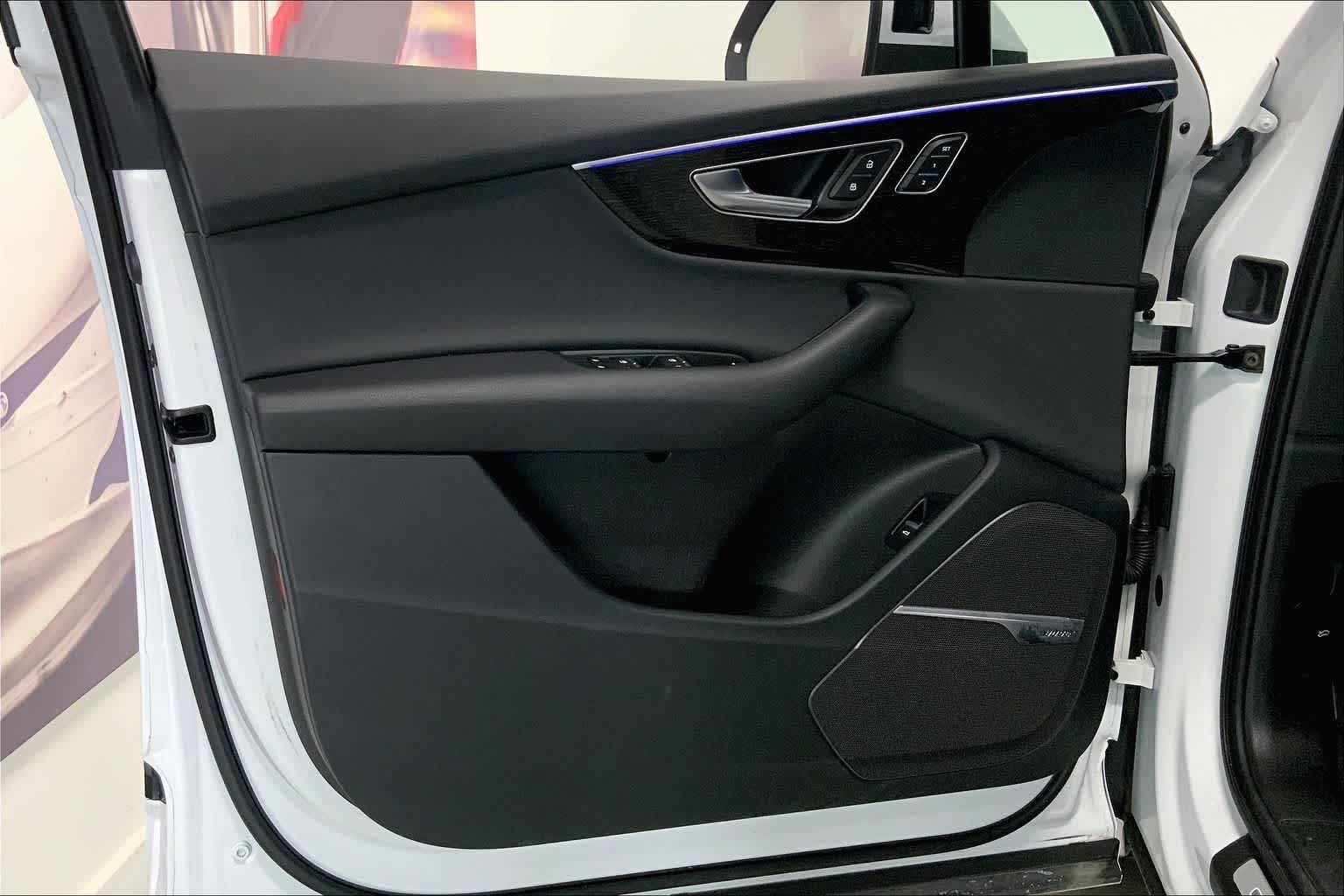 Thumbnail: 2020 Audi Q7 - 24