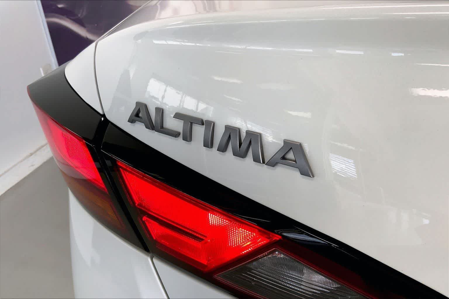 Thumbnail: 2023 Nissan Altima - 7