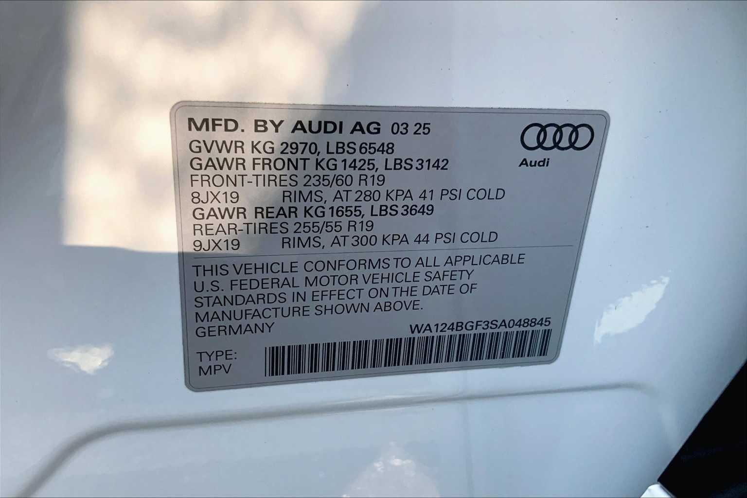 Thumbnail: 2025 Audi Q6 e-tron - 23