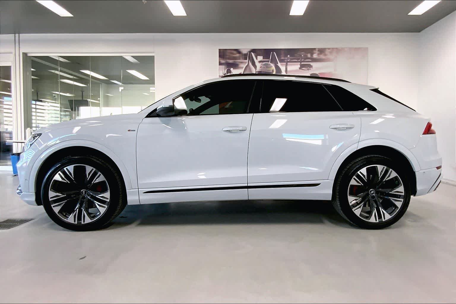 Thumbnail: 2021 Audi Q8 - 3