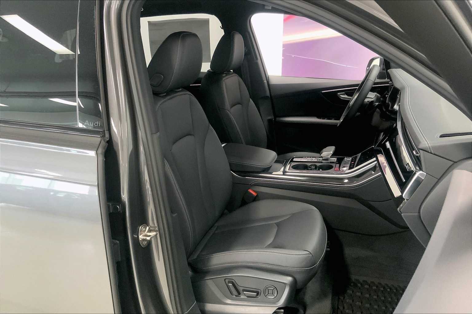 Thumbnail: 2026 Audi Q7 - 14