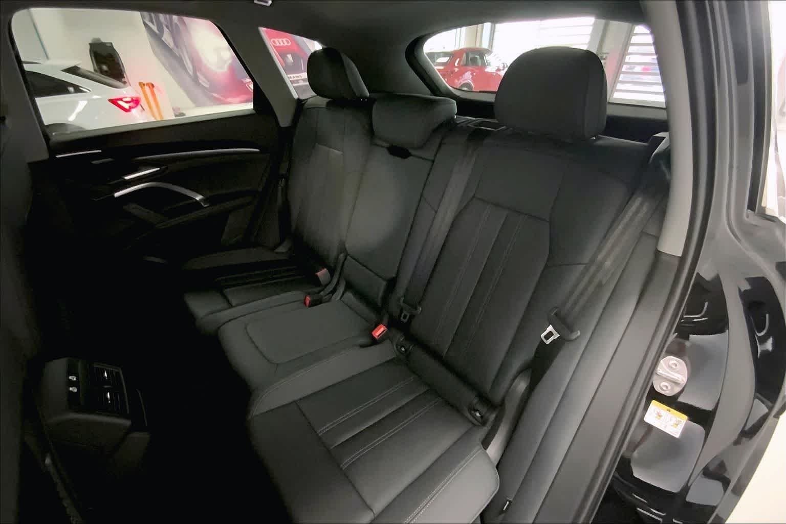 Thumbnail: 2025 Audi Q5 - 11