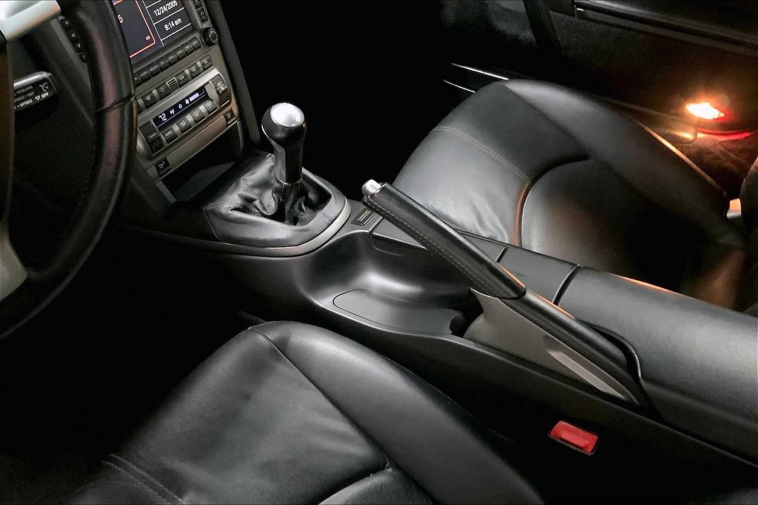Thumbnail: 2007 Porsche 911 - 14