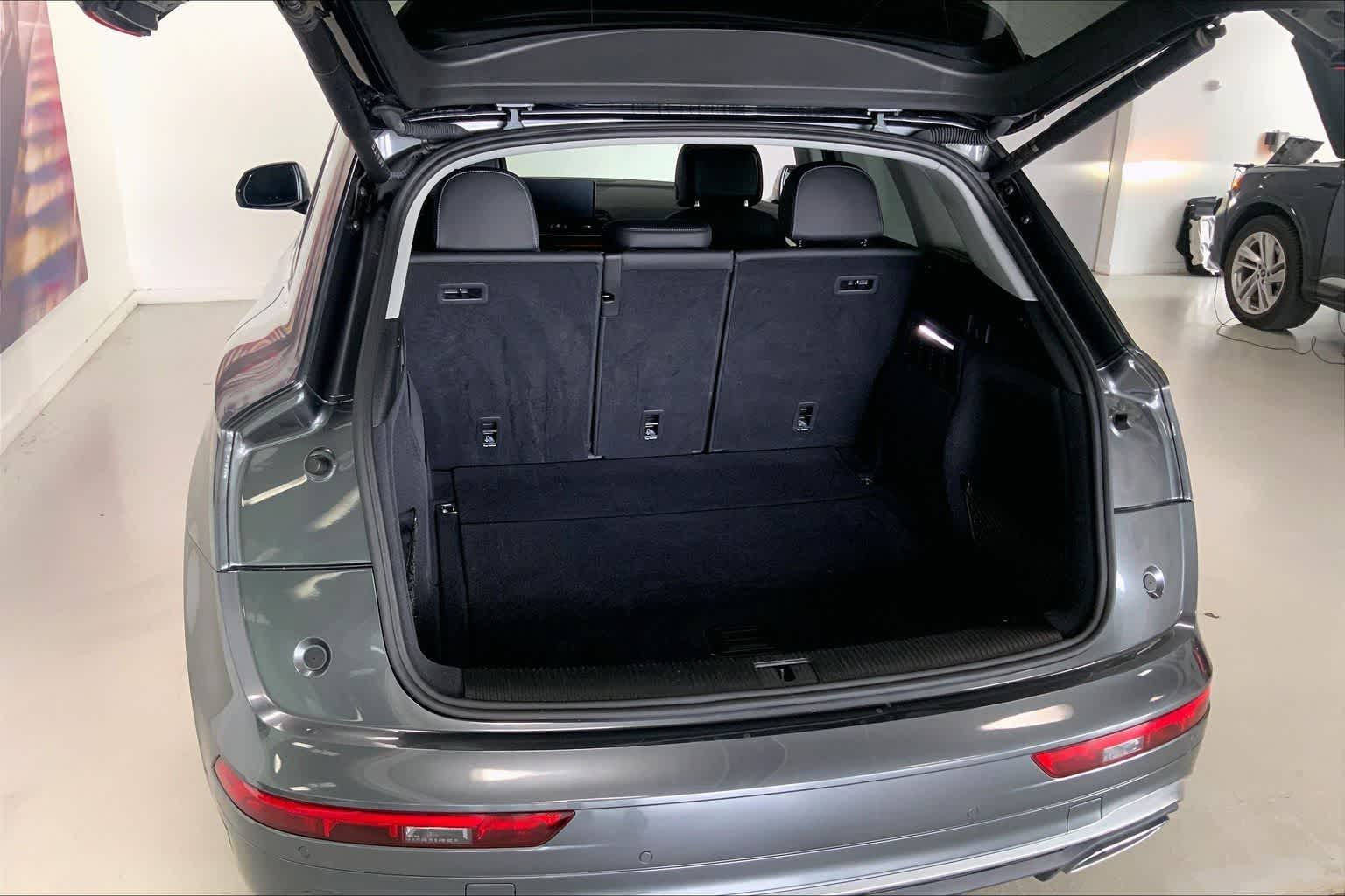 Thumbnail: 2023 Audi Q5 - 17