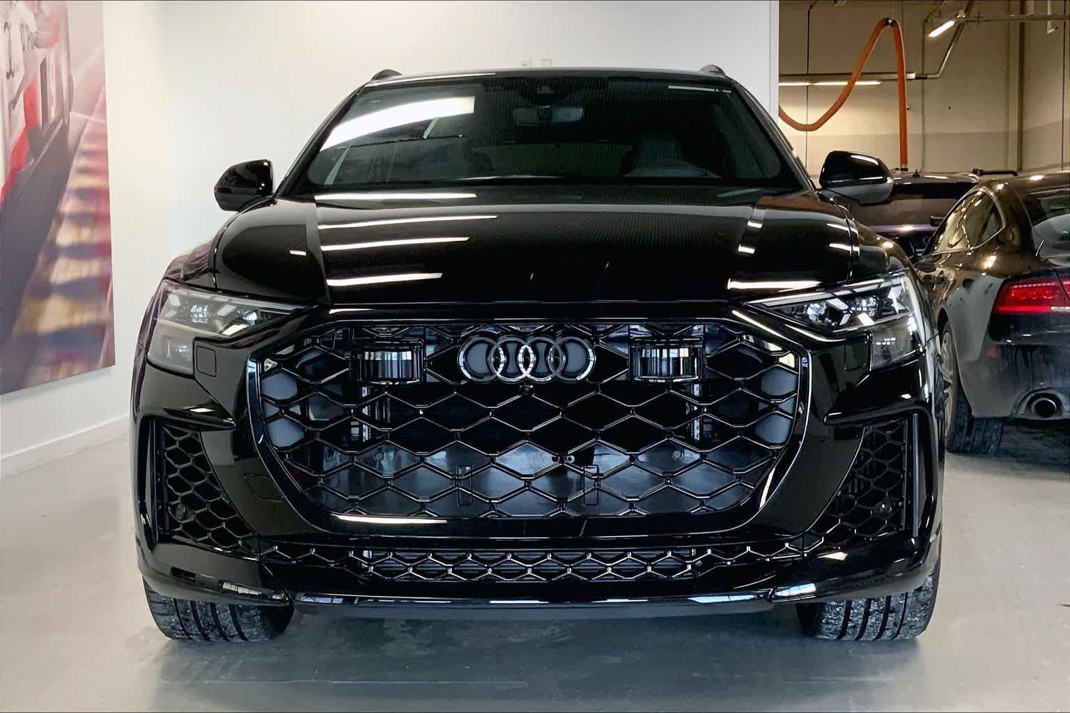 Thumbnail: 2026 Audi RS Q8 - 6