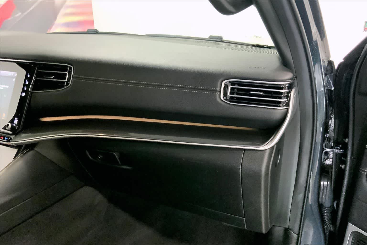 Thumbnail: 2022 Jeep Wagoneer - 20