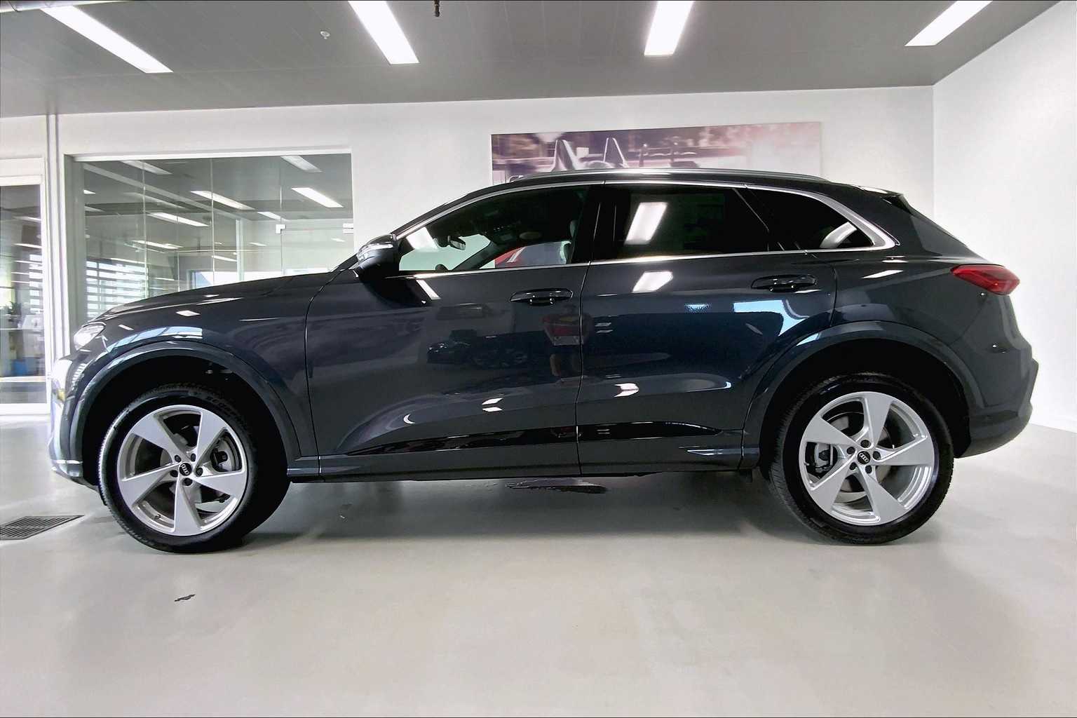 Thumbnail: 2025 Audi Q5 - 3