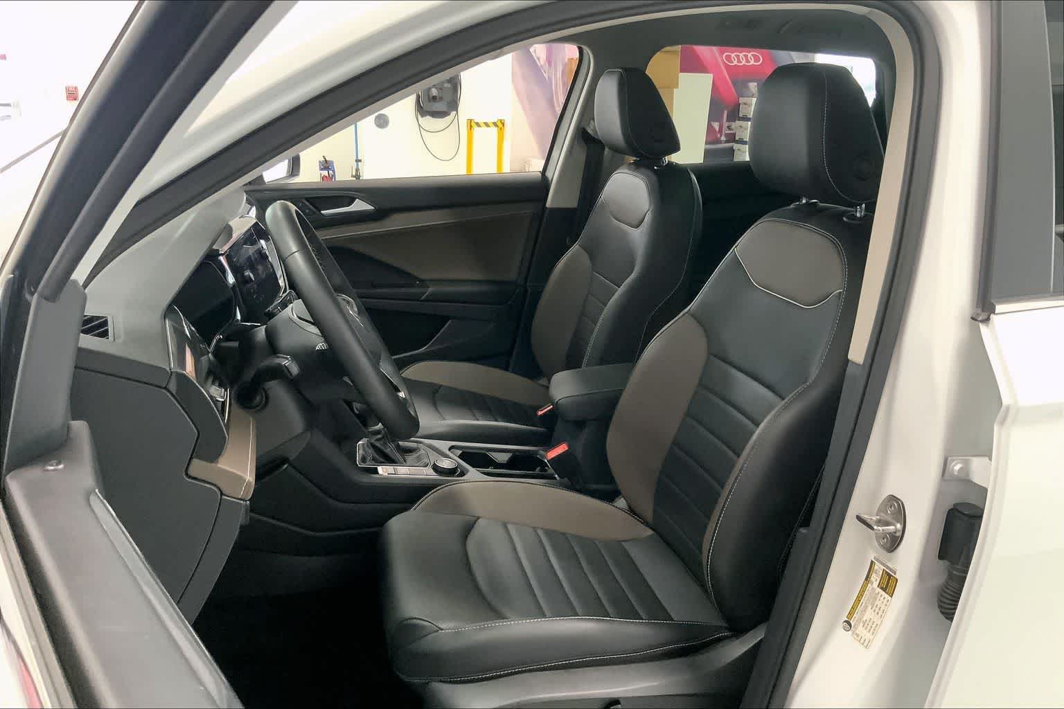 Thumbnail: 2023 Volkswagen Taos - 10